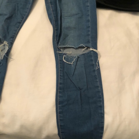 Ripped skinny jeans! SO soft - Picture 2 of 5